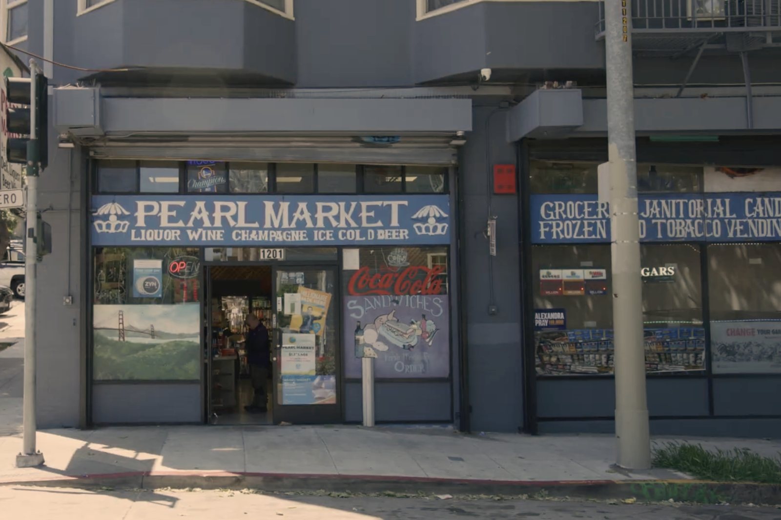 Pearl Market on the corner of Divisadero Street.